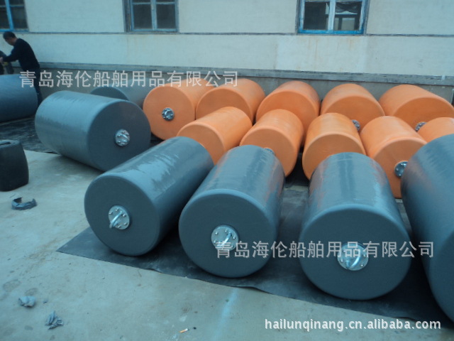 供应彩色聚氨酯漂浮护舷（靠球）（图）26防撞设施青岛否是海伦0.