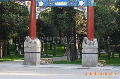 供应草白玉牌楼夹杆石 山门 抱鼓石 寺庙雕塑 仿古石雕