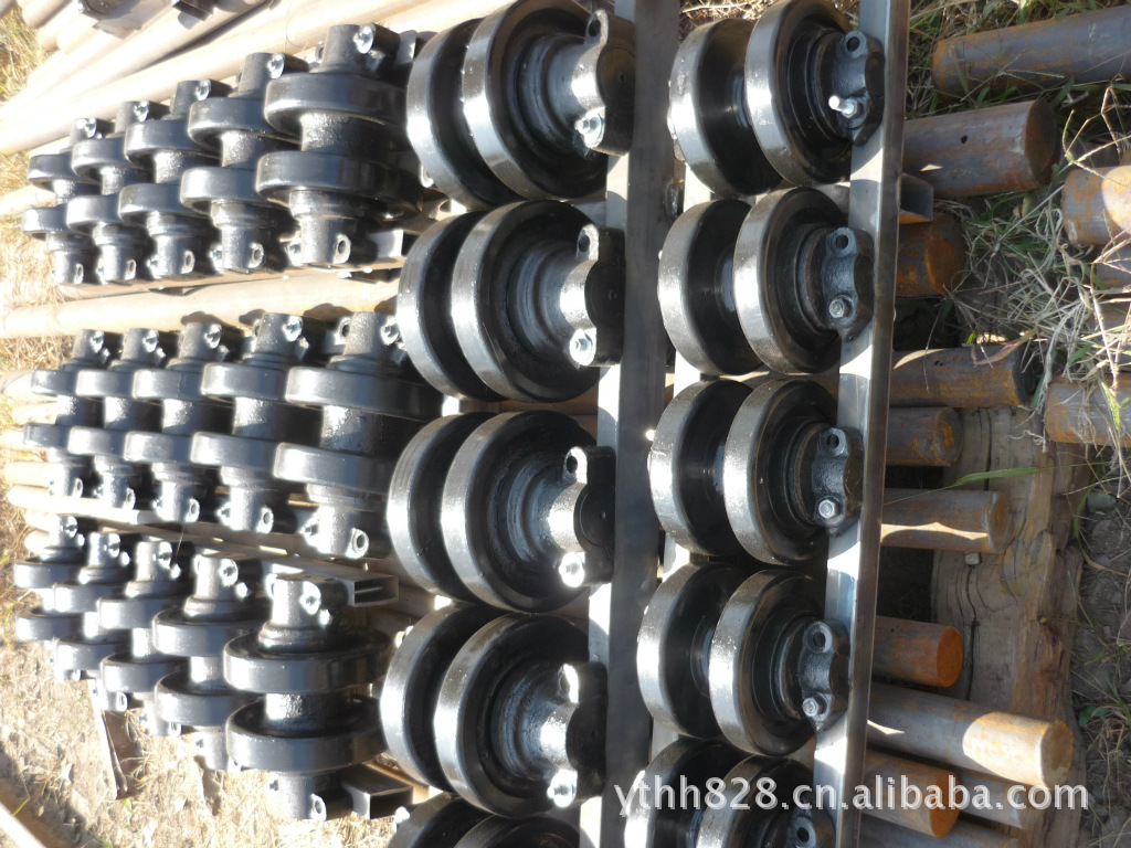 专业供应7065履带起重机支重轮