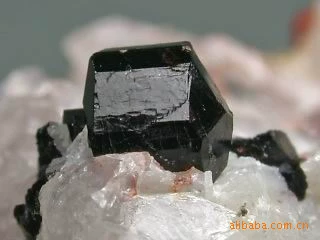 供应托玛琳石 托玛琳颗粒沙子
