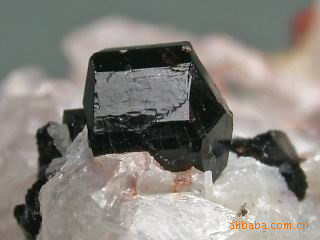 供应托玛琳石 托玛琳颗粒沙子