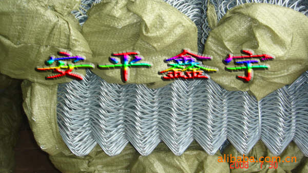 【连续供货15年】供应镀锌勾花网、不锈钢勾花网（活络网）