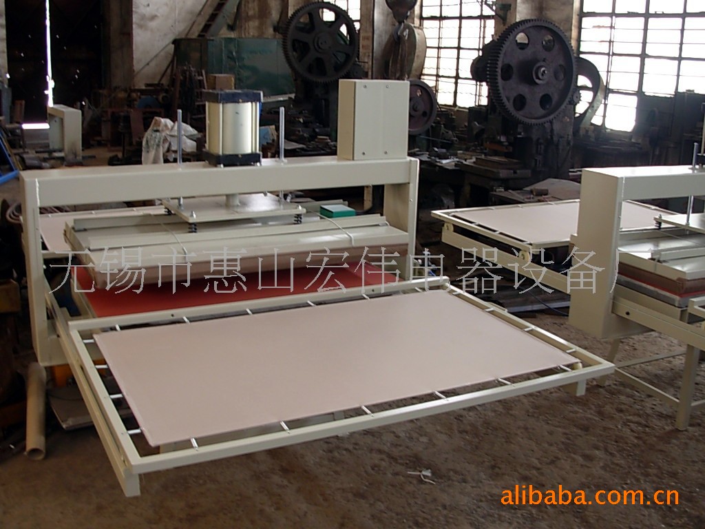 裙装皱褶定型机 压皱机 大型烫画机特殊尺寸可定制