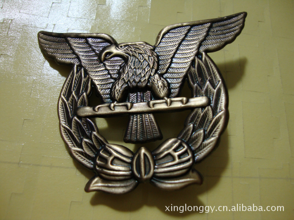 制作锌合金标牌 铝牌 布艺铭牌 金属标牌 激光五金铭牌 冲压印刷