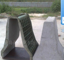 供应各种类型的隔离墩水泥制品 塑料模具 可来图来样制作