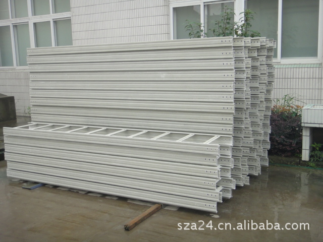 供应梯级式阻燃桥架