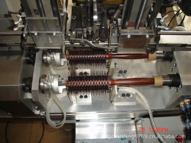 厂家直接供应三色植毛机三轴植毛机四轴植毛机五轴植毛机圆棍植毛