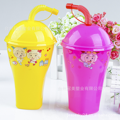 Cartoon plastic PP Straw cup advertisement 500ML Radiant pattern Square bottom