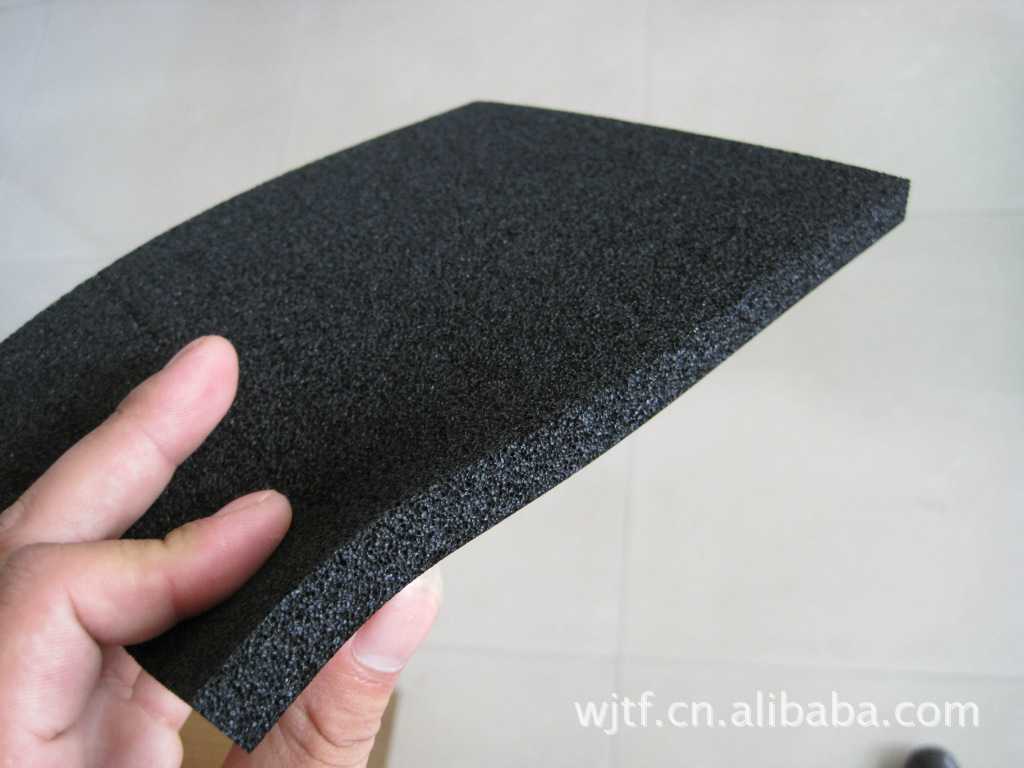 厂家直销大业腾飞设备橡塑保温材料 设备自结皮保温材料