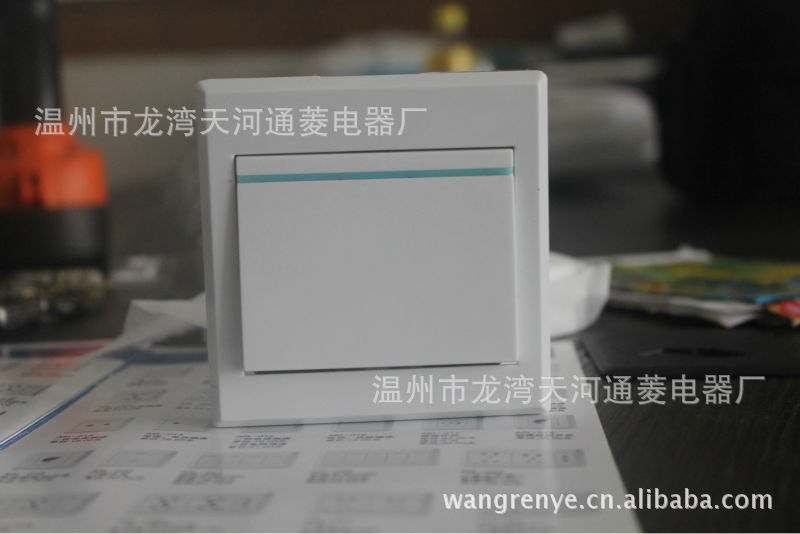 供应A9明装系列墙壁开关一开