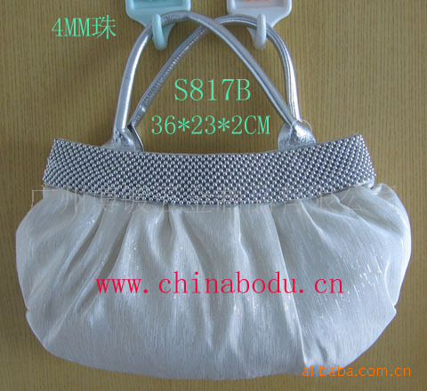 新款化妆包百搭便携时尚收纳旅行美妆服饰