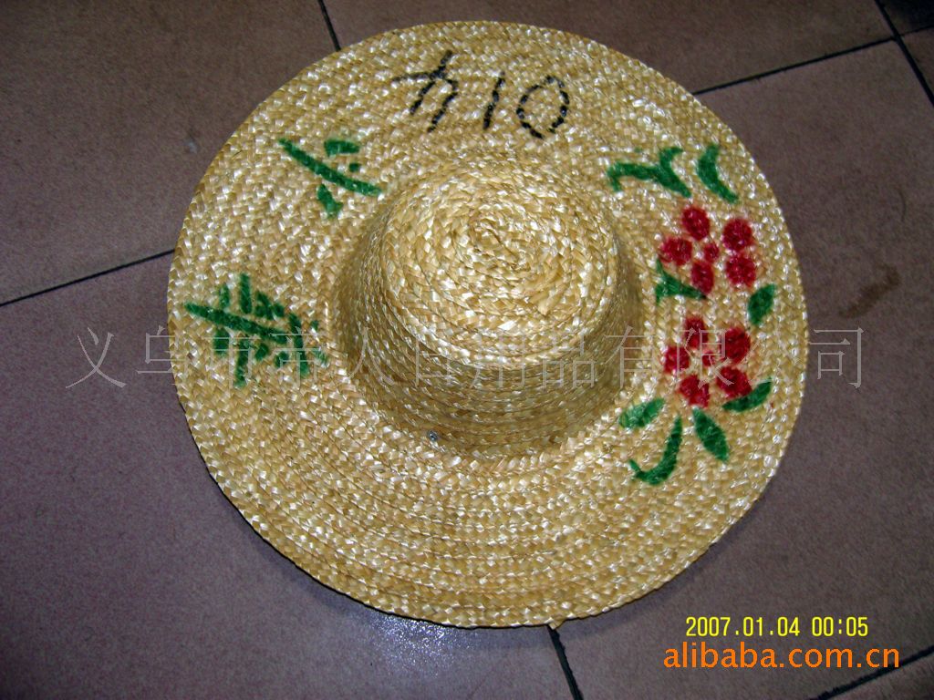 供应各种麦秆草帽 大沿帽 纸草帽 礼帽 平顶帽 等各种草帽！