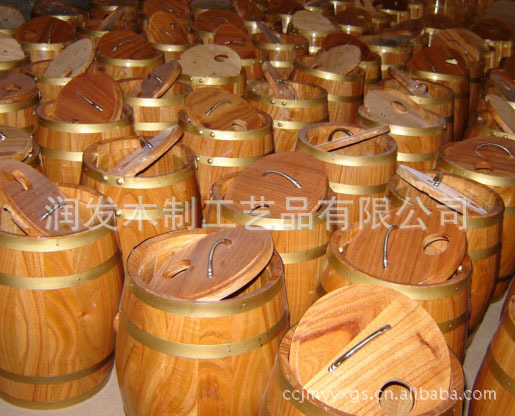 供应30升橡木木制酒桶 50升橡木木制酒桶 225升橡木木制酒桶