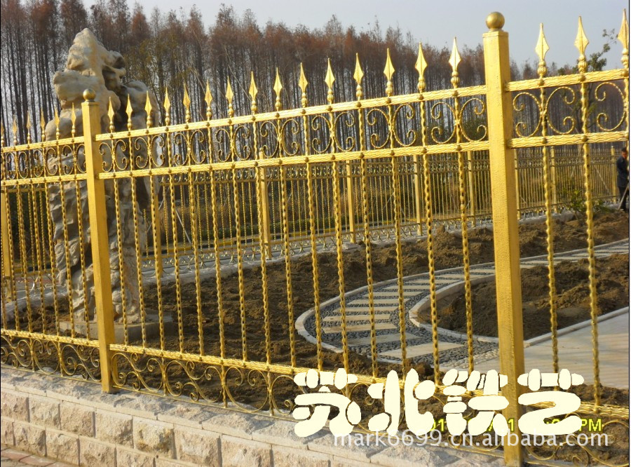 美式铁艺护栏围栏 热镀锌组合锌钢铁艺围栏 烤漆喷塑出口栅栏护栏-阿里巴巴