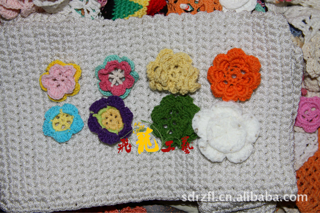 供应手钩花，胸花，毛线花。H-56