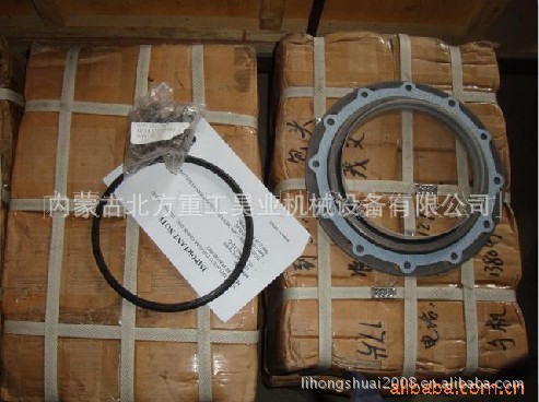 特雷克斯TEREX 用04089544   03800968曲轴后油封  特雷克斯配件