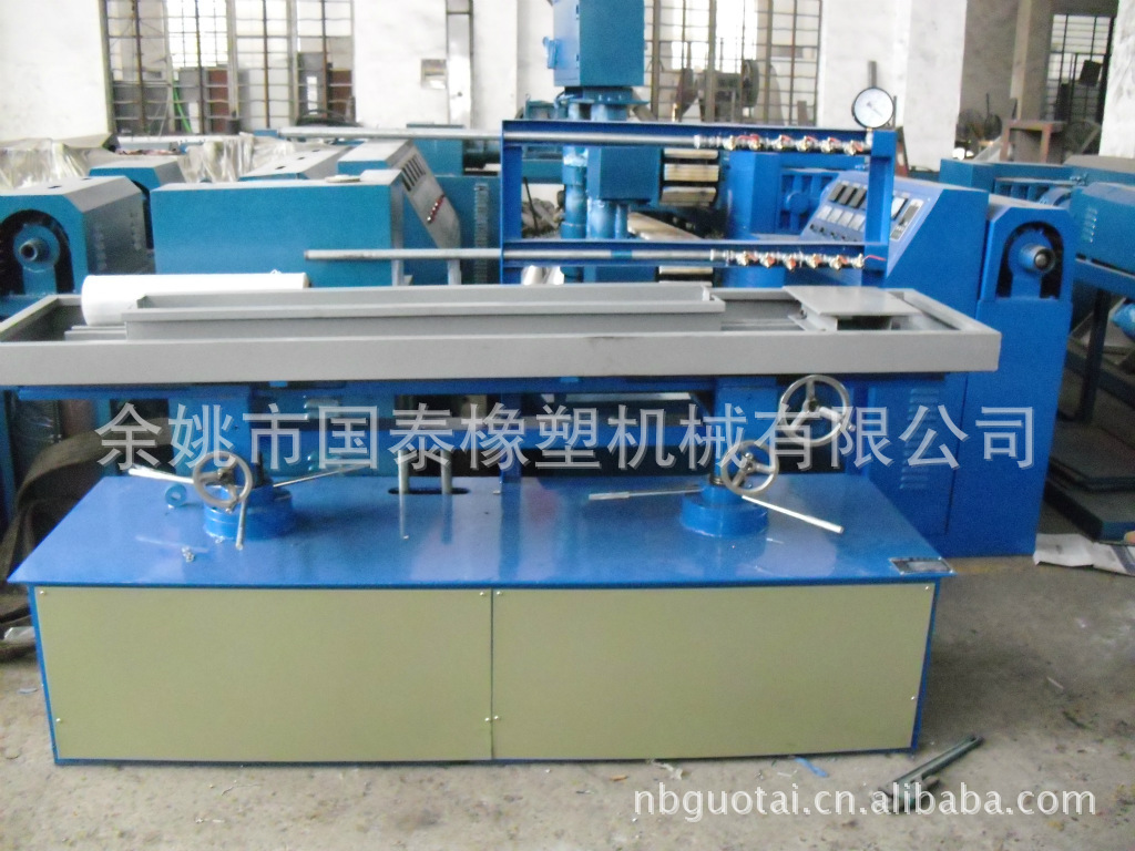 供应高档真空平台，型材、管材真空定型机组。