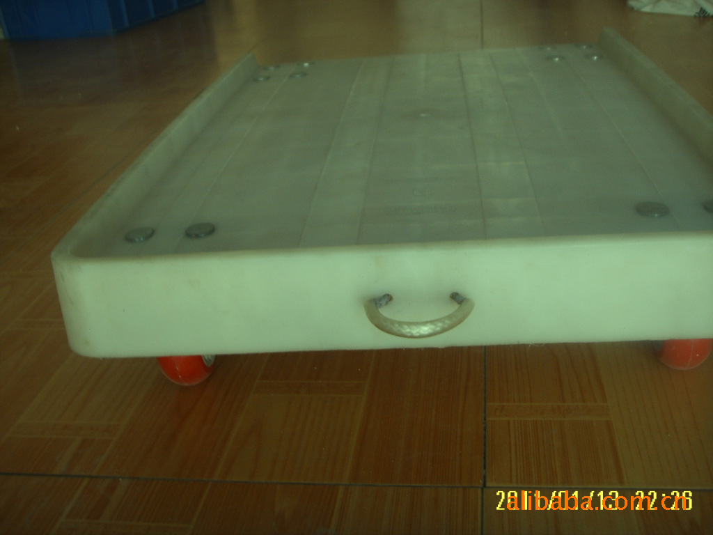 供应塑胶活动车