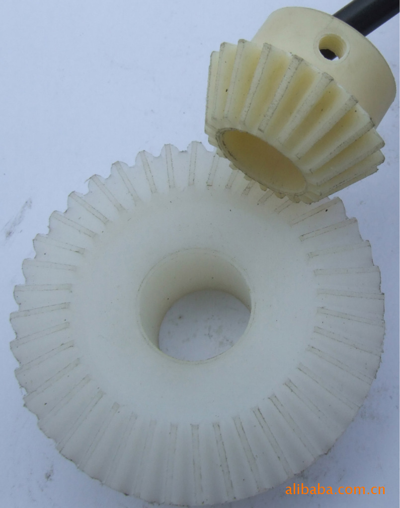 专业加工尼龙伞齿轮,各种塑胶伞齿轮加工