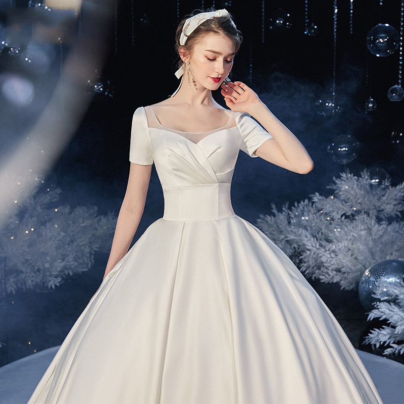 Vestido de novia de satén de talla grande con cola larga, estilo nuevo 2026, elegante estilo bosque, súper mágico, de ensueño, retro, sencillo.
