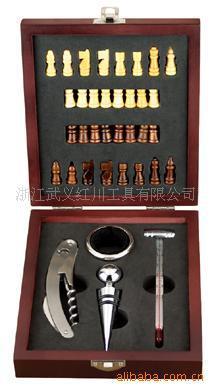 高檔廠家直銷供應商務禮品酒吧工具套裝系列國際象棋紅酒工具套裝