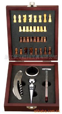 高檔廠家直銷供應商務禮品酒吧工具套裝系列國際象棋紅酒工具套裝