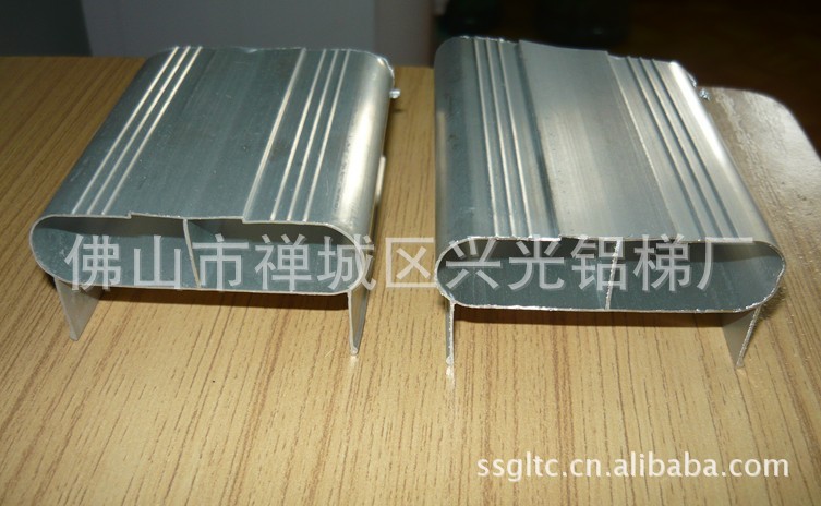 厂家直销供应兴光铝业铝梯料铝型材双层加厚梯柱半圆梯料踏板