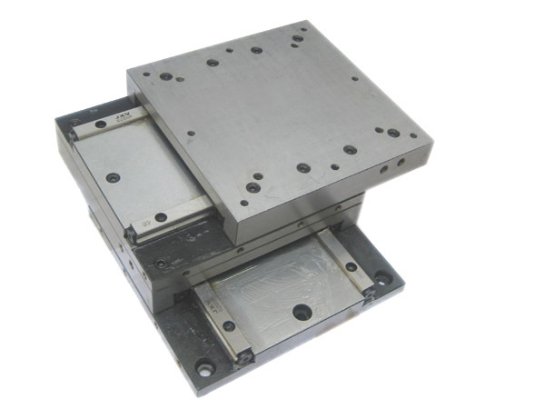 专业生产供应高精度交叉滚柱工作台、高精密滑台，高精度导轨等