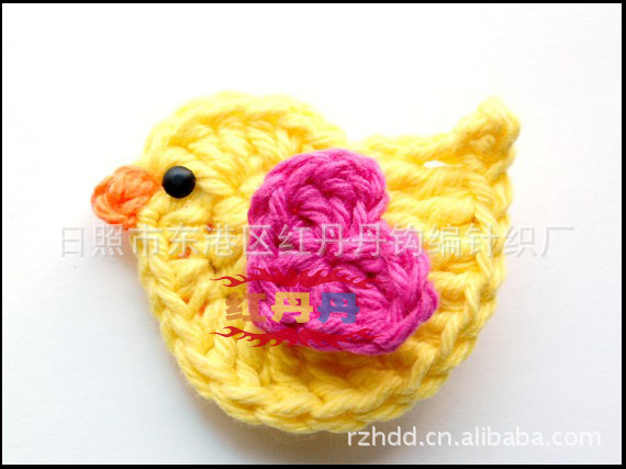 供应各种动物造型立体手钩胸花。F-122