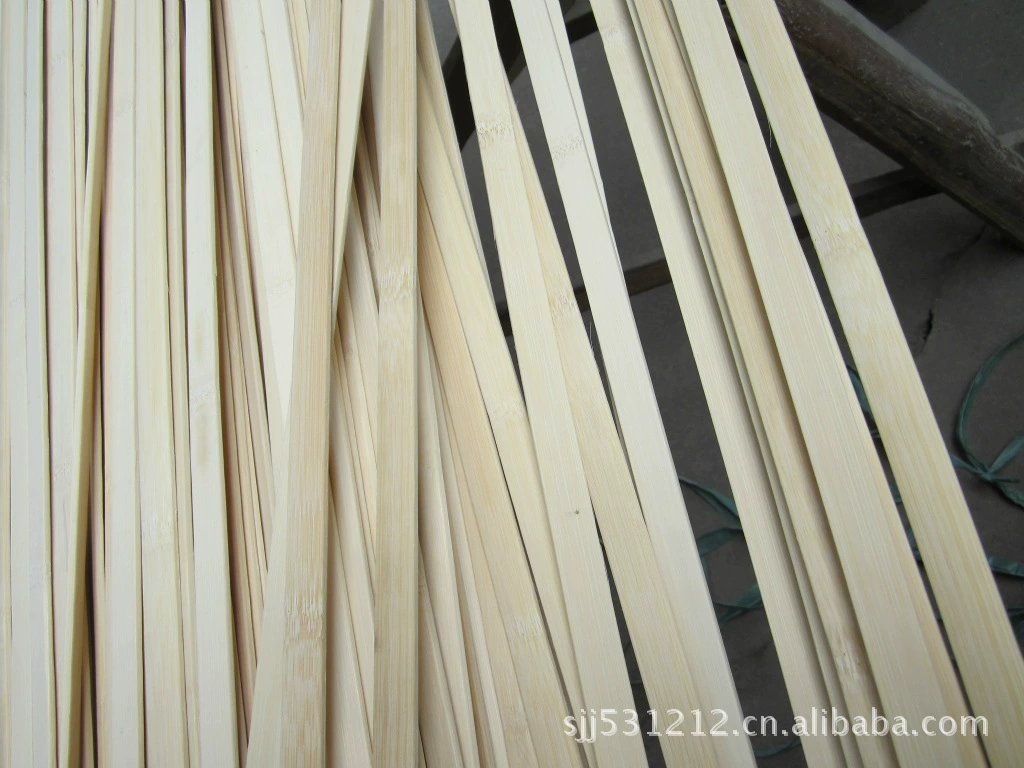 Обработка специальных бамбуковых изделий, карбонизированных бамбуковых чипсов, квадратных бамбуковых полосок, бамбуковых чипсов, полукруглых бамбуковых чипсов, рамок для воздушных змеев.