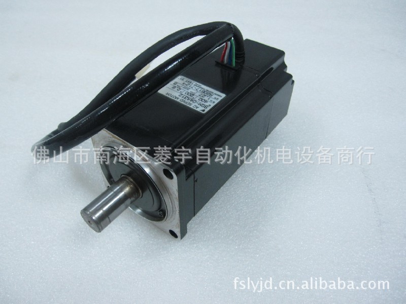 日本YASKAWA安川伺服电机SGM-04A312 400W 以询价为准!