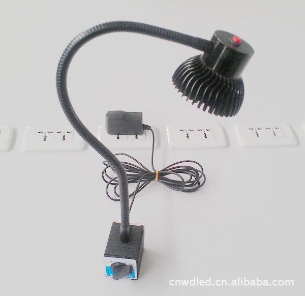 10W冷光源LED磁性工作灯