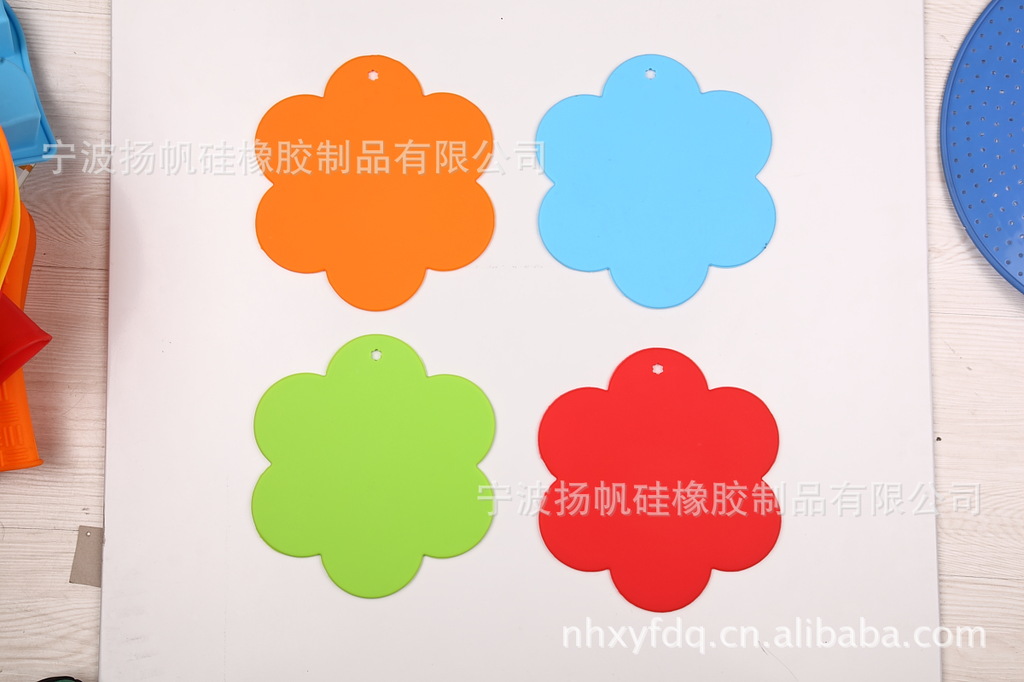 【耐高温、食品级】供应硅胶厨房用品/小工具/硅胶垫/硅胶杯垫