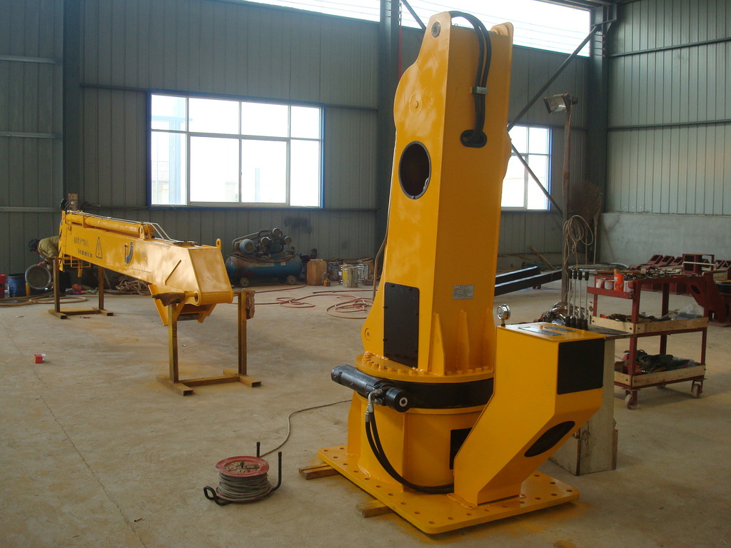 起重机 水平定向钻附属吊机 SQ8SB2T 全液压起重机