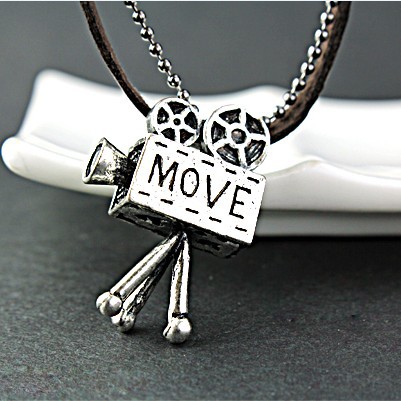 C0474 MOVE old-fashioned television triangle Bracket Projector Double chain sweater chain Necklace