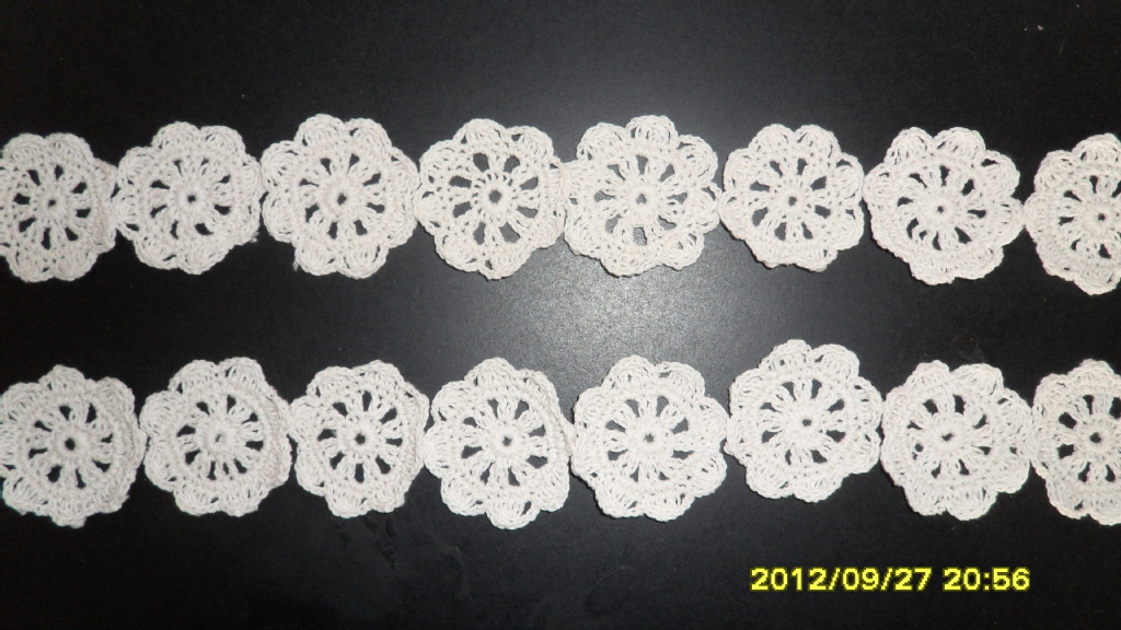 加工定做各种花型编织钩花田园清新款花边。手钩花边。