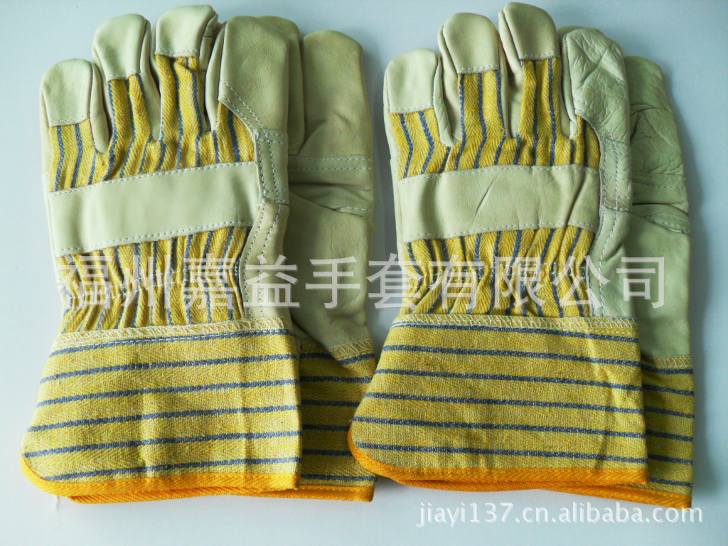 淡黄牛头层皮驳章手套