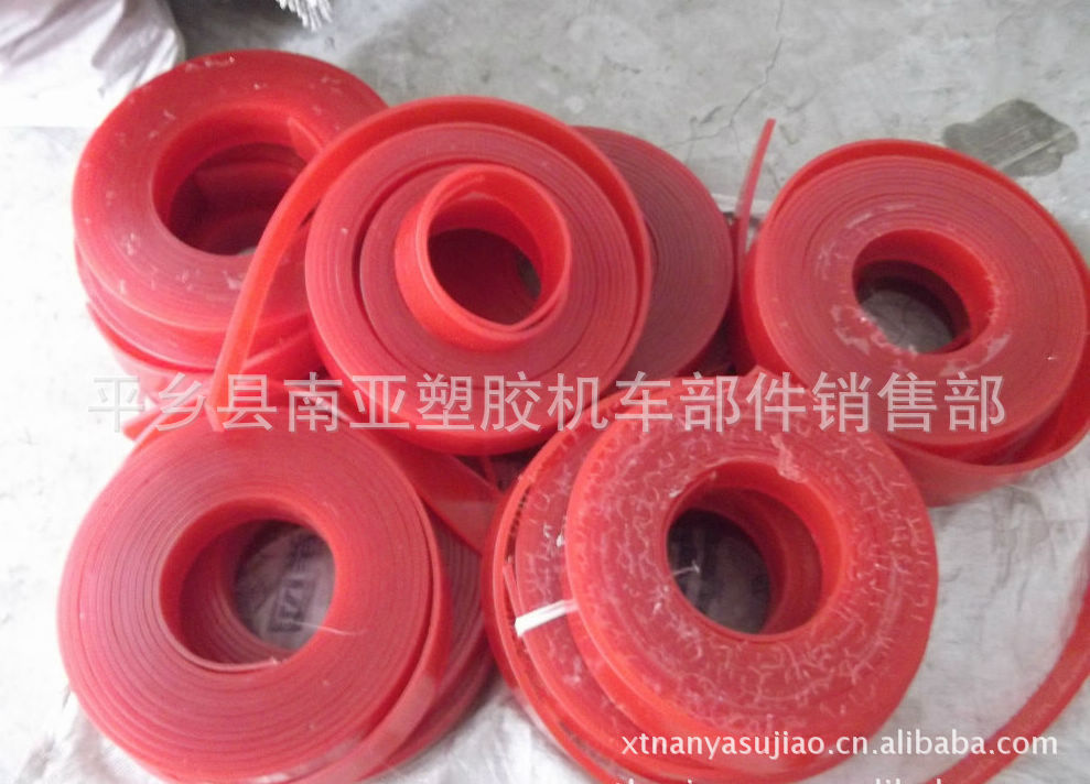 厂家研发各种输送机械专用聚氨酯刮刀、刮条、刮板、聚氨酯套,垫