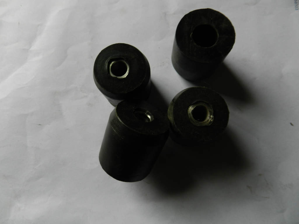橡胶制品厂家生产供应橡胶减震柱 螺杆内嵌件防震脚垫