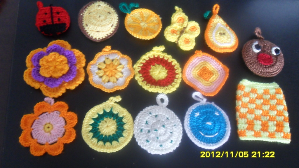 供应各式各样手钩毛线花，手钩花。手工钩编花款式新。品种全