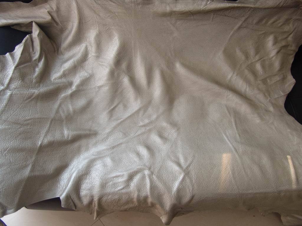 进口原材料 银色不防水鹿皮 真皮皮料 制包袋专用 柔软适中