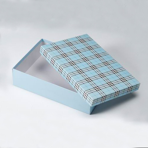 按客户要求大量订做铜版纸裱灰板纸天地盖纸盒