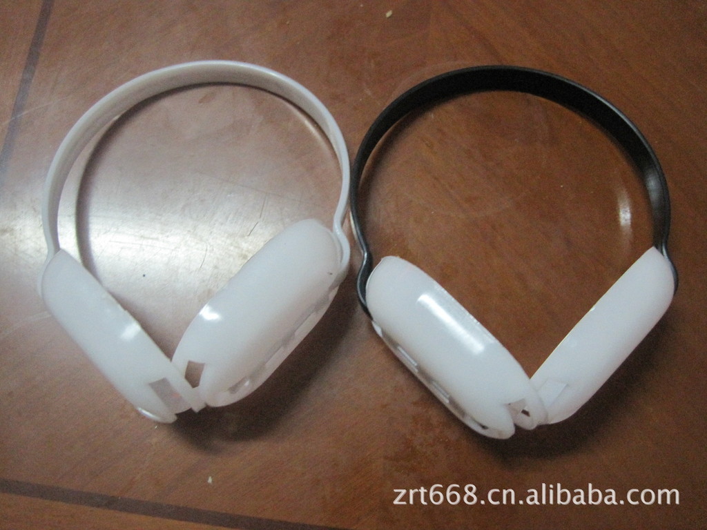 厂家供应冬季保暖耳套塑料架子、、本质塑胶骨架及耳套配件(图)
