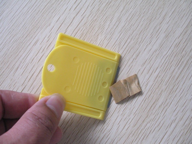 Plastic Glass Scraper, Floor Decontamination Scraper, Gum Removal Knife, Decontamination Scraper. Letter Opener