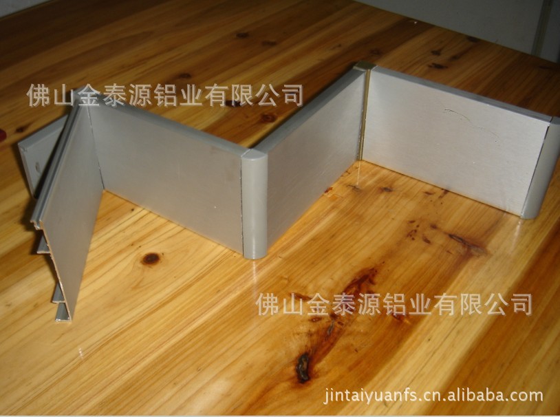 工厂直营铝合金踢脚线 橱柜踢脚线 踢脚线 铝踢脚板 铝踢脚线