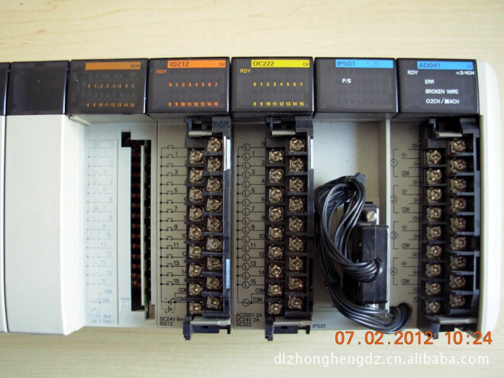 欧姆龙PLC  CQM1-OC222