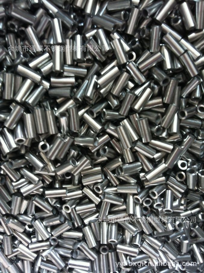 304小直径不锈钢焊管，大量生产，可深加工