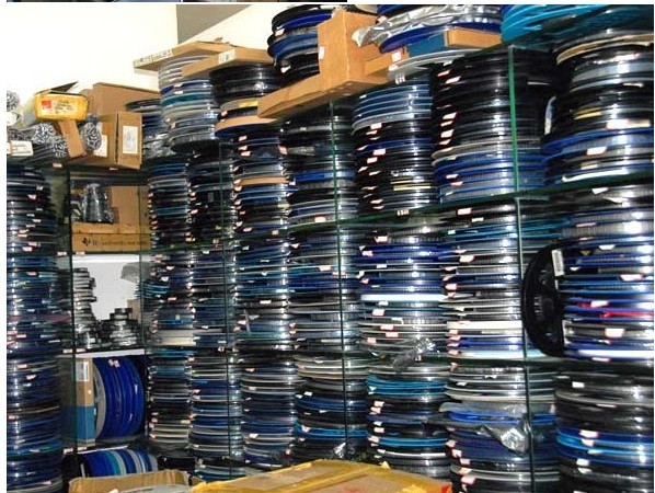 供应插件 可控硅 TO-92 BT131-600 原装欢迎采购