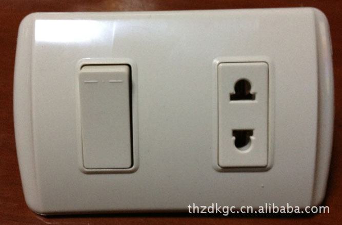 美式插座一开二孔插头开关入墙式面板防水