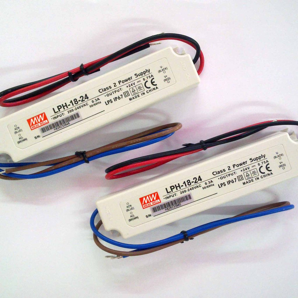 台湾明纬 防水开关电源 LPH-18-24 24V 0.7 二年质保